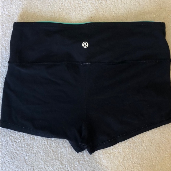 Lululemon reversible Wunder Under 2” - Picture 3 of 3